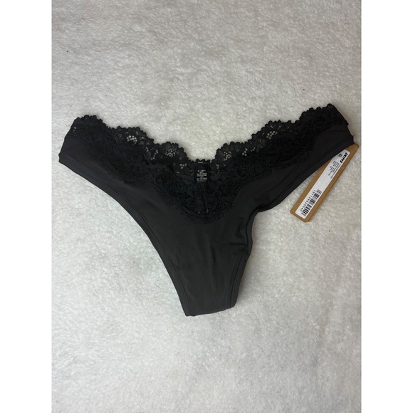 SKIMS Other - SKIMS Fits Everybody Lace Dipped Thong Onyx Black PN-THG-4135 XS NWT